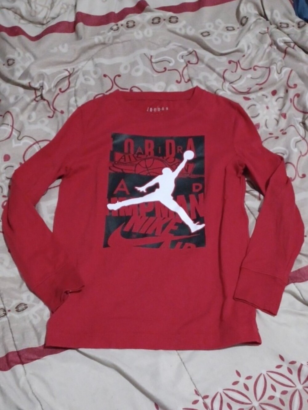 Nike Air Jordan Red Long-Sleeve Graphic Tee Shirt for Kids Size Small 8-10 Years